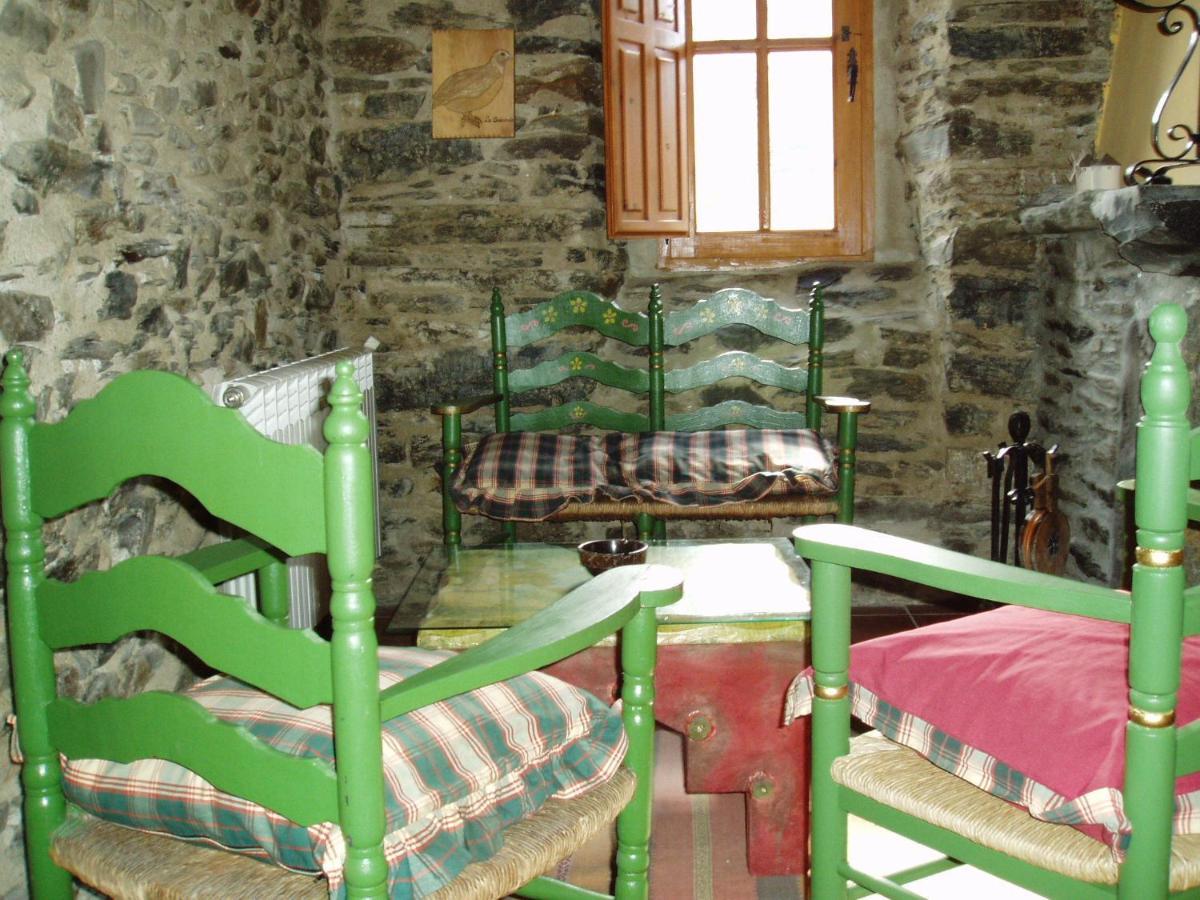 Hotel Rural El Urogallo Murias de Paredes Exteriör bild