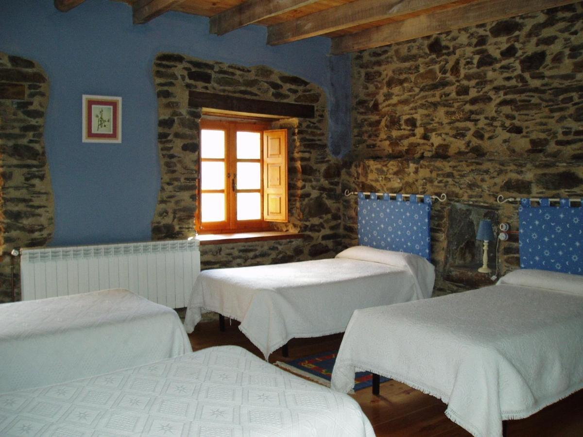 Hotel Rural El Urogallo Murias de Paredes Rum bild