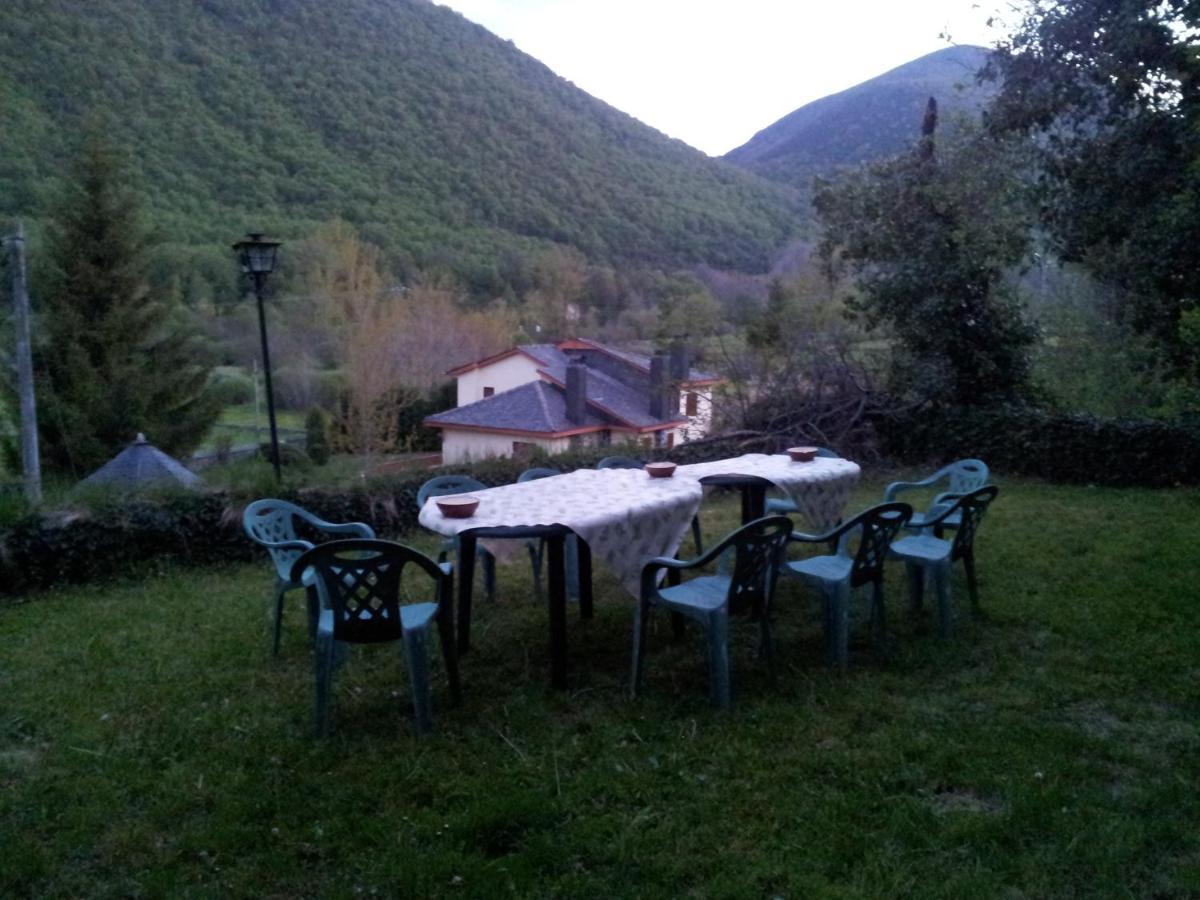 Hotel Rural El Urogallo Murias de Paredes Exteriör bild