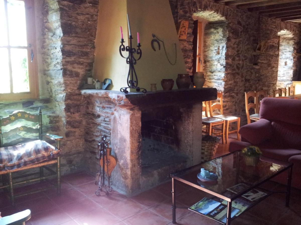 Hotel Rural El Urogallo Murias de Paredes Exteriör bild