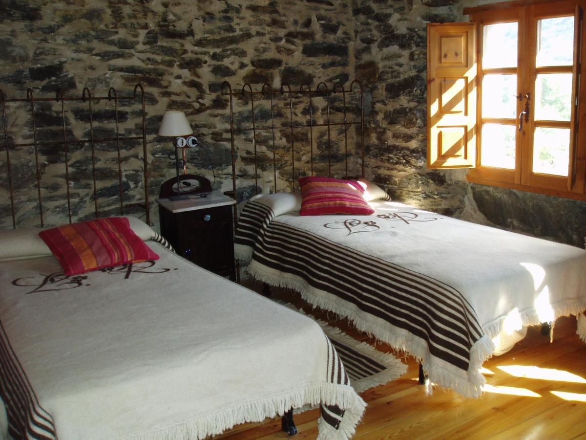 Hotel Rural El Urogallo Murias de Paredes Rum bild