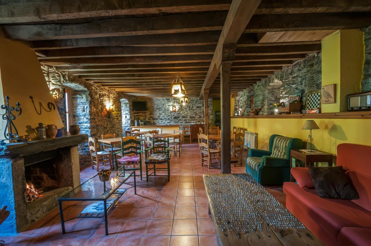 Hotel Rural El Urogallo Murias de Paredes Exteriör bild